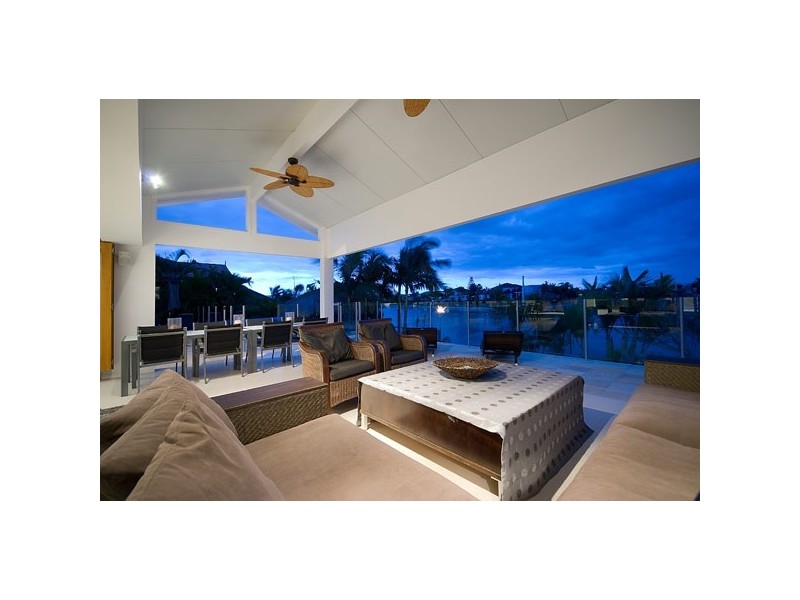 5 Saxonvale Terrace, Mermaid Waters QLD 4218