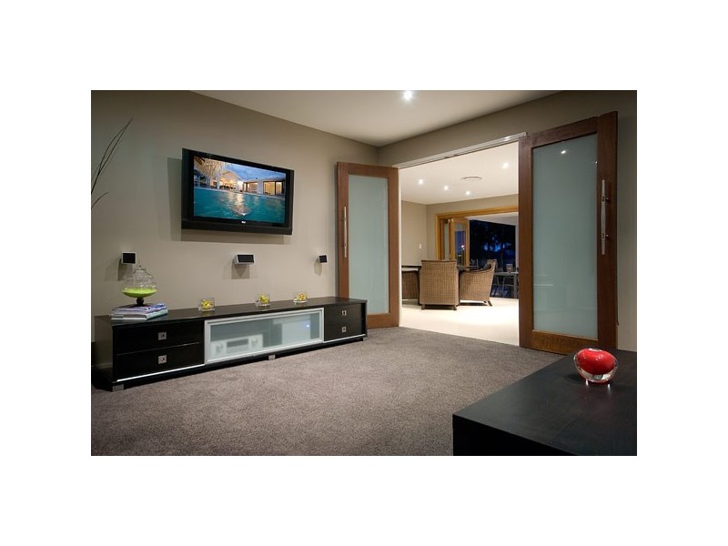 5 Saxonvale Terrace, Mermaid Waters QLD 4218