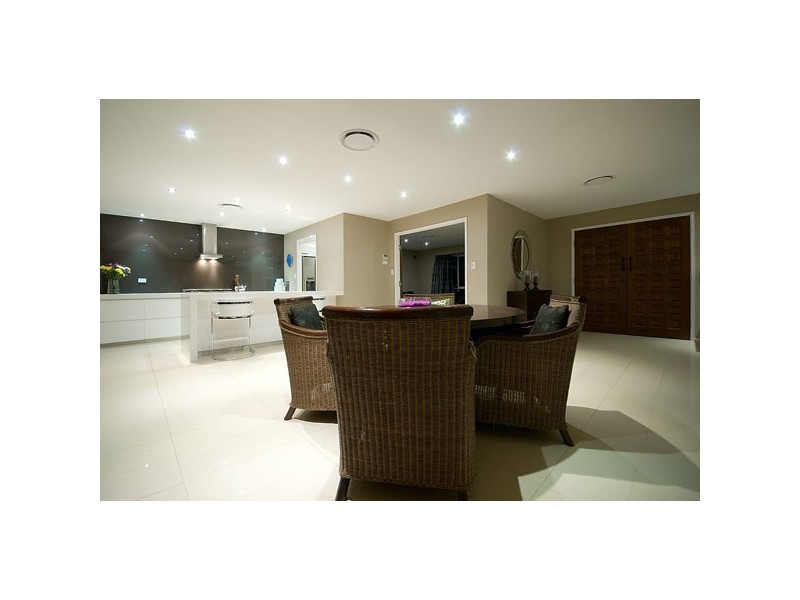 5 Saxonvale Terrace, Mermaid Waters QLD 4218