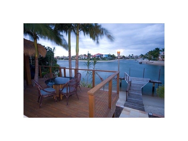 5 Saxonvale Terrace, Mermaid Waters QLD 4218