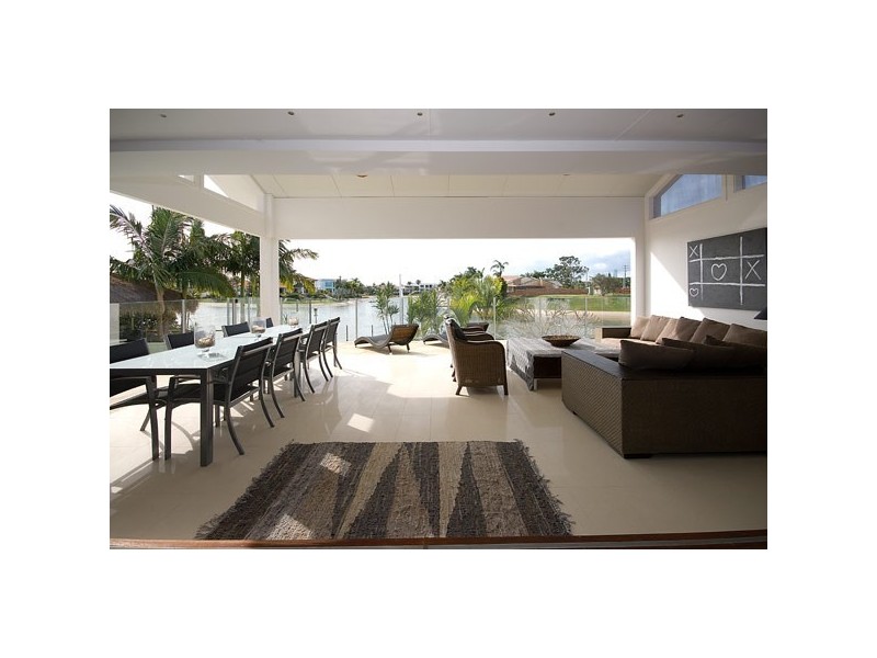 5 Saxonvale Terrace, Mermaid Waters QLD 4218