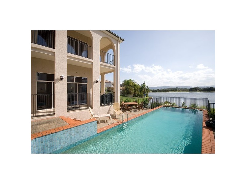 34 Staysail Crescent, Clear Island Waters QLD 4226