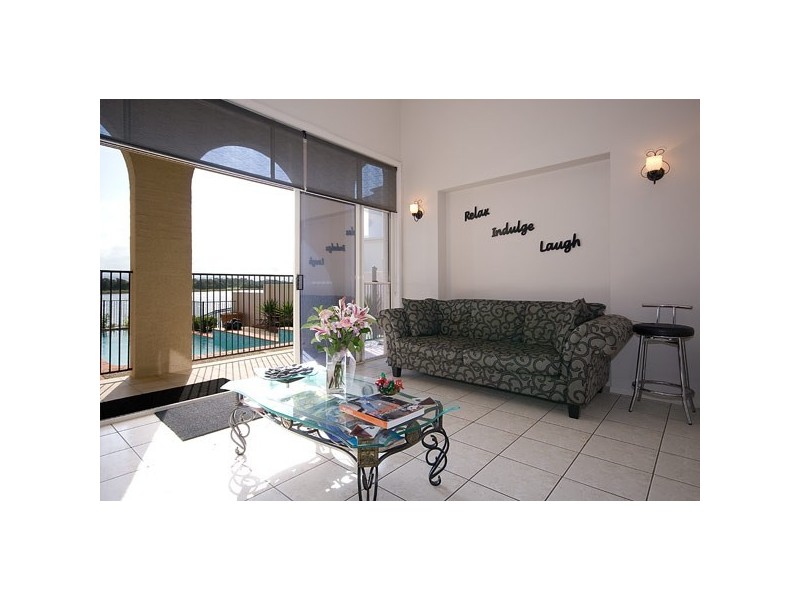 34 Staysail Crescent, Clear Island Waters QLD 4226