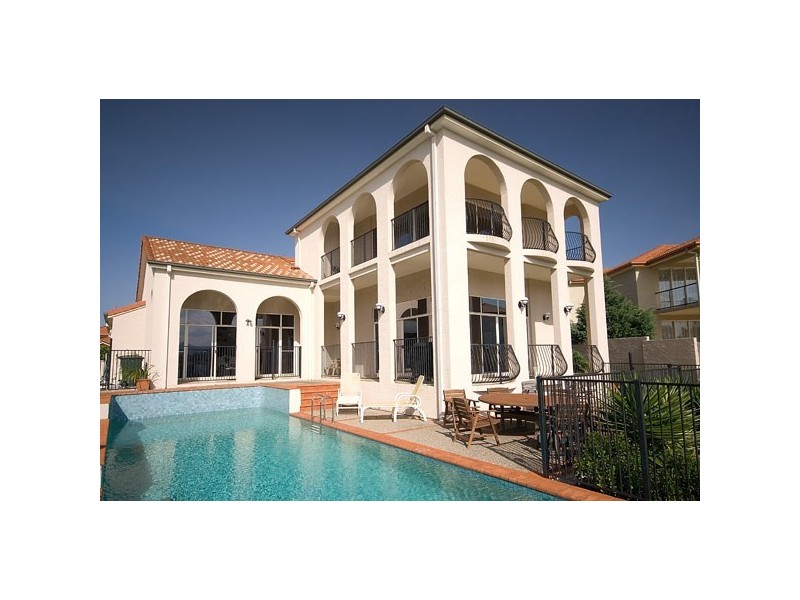 34 Staysail Crescent, Clear Island Waters QLD 4226