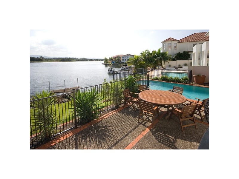34 Staysail Crescent, Clear Island Waters QLD 4226