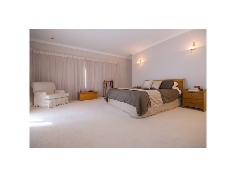 34 Staysail Crescent, Clear Island Waters QLD 4226