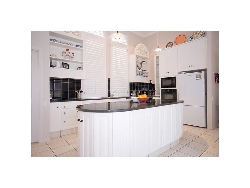 34 Staysail Crescent, Clear Island Waters QLD 4226