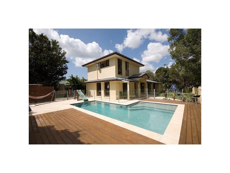 4 Wild Duck Drive, Mermaid Waters QLD 4218