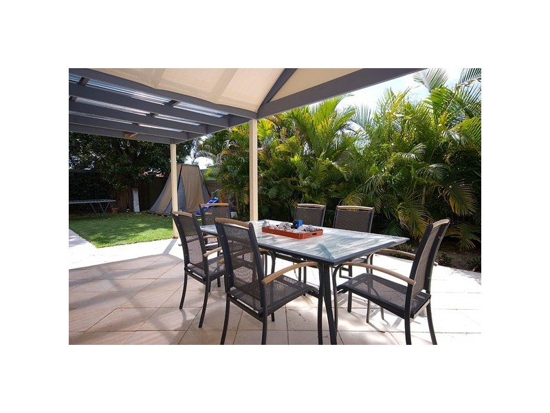 4 Wild Duck Drive, Mermaid Waters QLD 4218