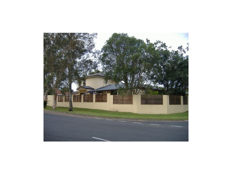 4 Wild Duck Drive, Mermaid Waters QLD 4218