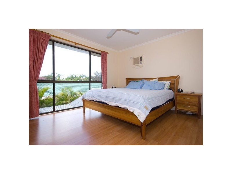 4 Wild Duck Drive, Mermaid Waters QLD 4218