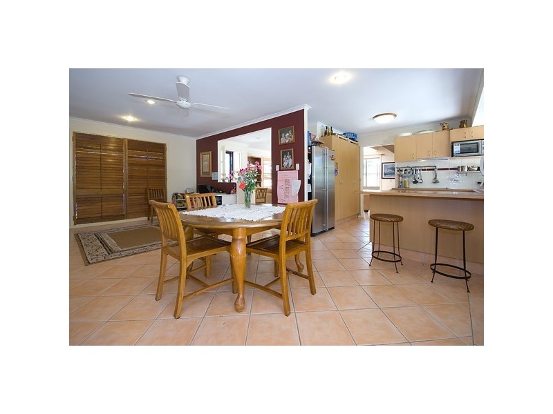 4 Wild Duck Drive, Mermaid Waters QLD 4218