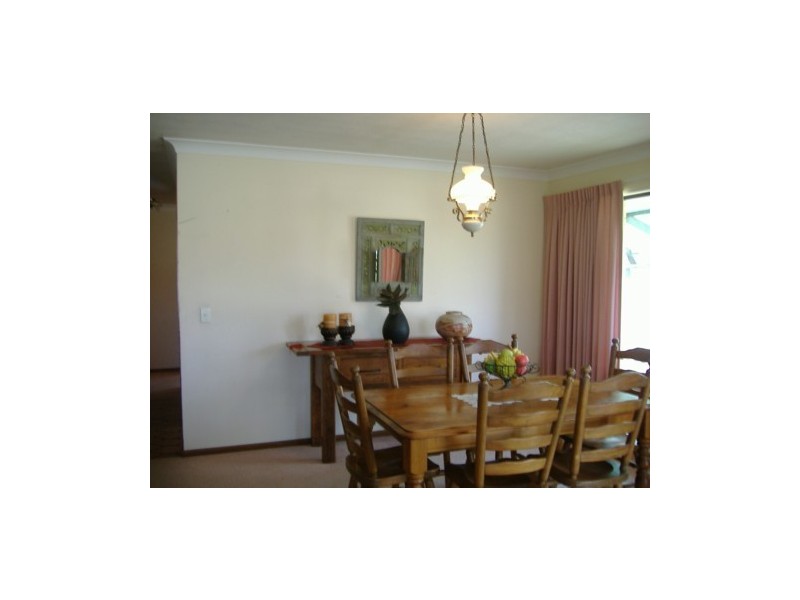 7 Gretel Drive, Mermaid Waters QLD 4218