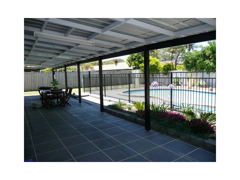 3 Launch Road, Mermaid Waters QLD 4218