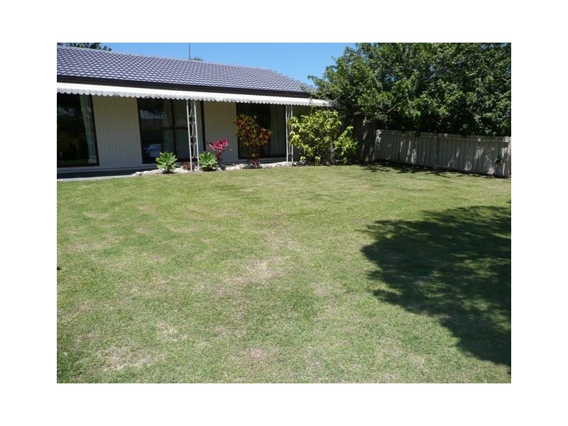 3 Launch Road, Mermaid Waters QLD 4218