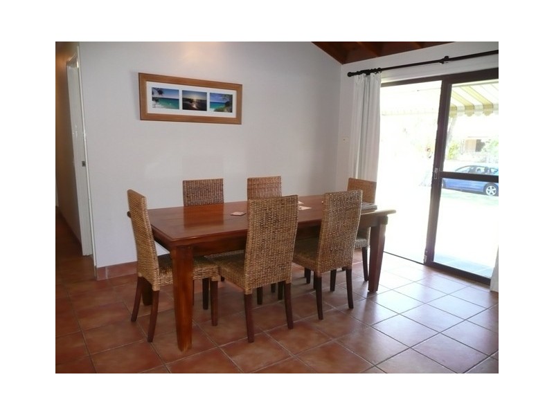 3 Launch Road, Mermaid Waters QLD 4218