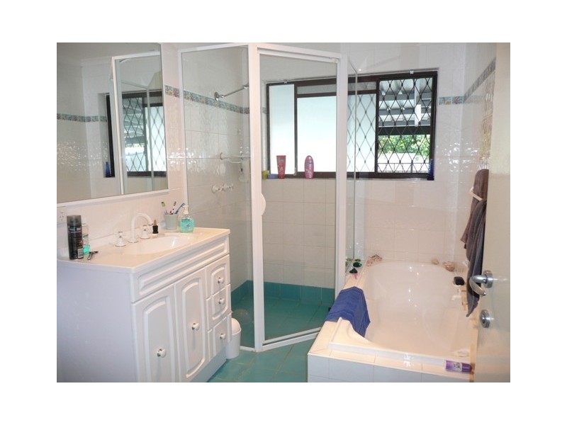 3 Launch Road, Mermaid Waters QLD 4218