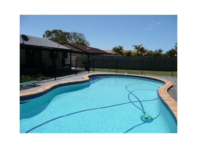 3 Launch Road, Mermaid Waters QLD 4218