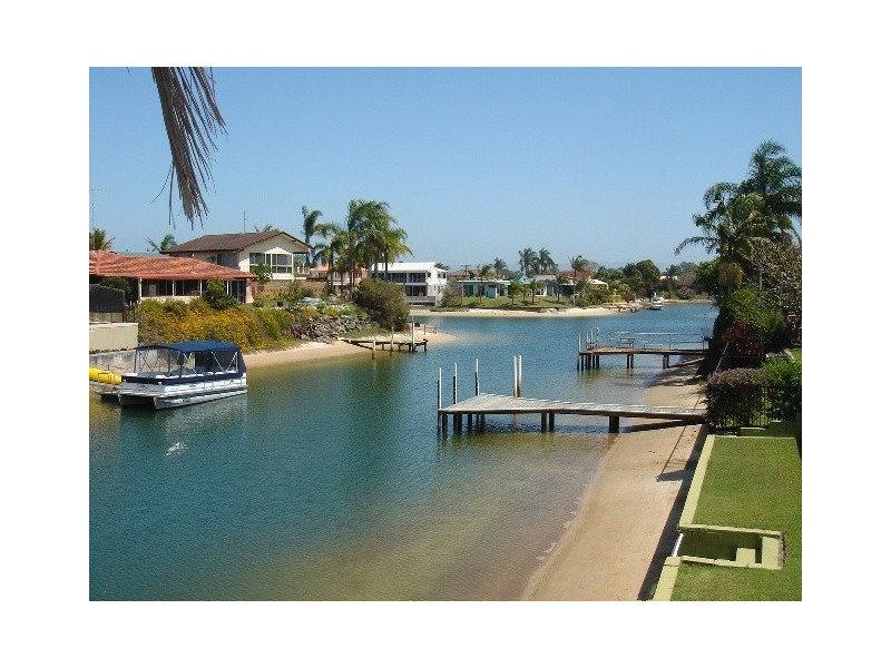 8 Bahia Court, Broadbeach Waters QLD 4218