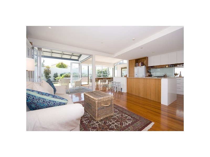 16 Petrel Avenue, Mermaid Beach QLD 4218