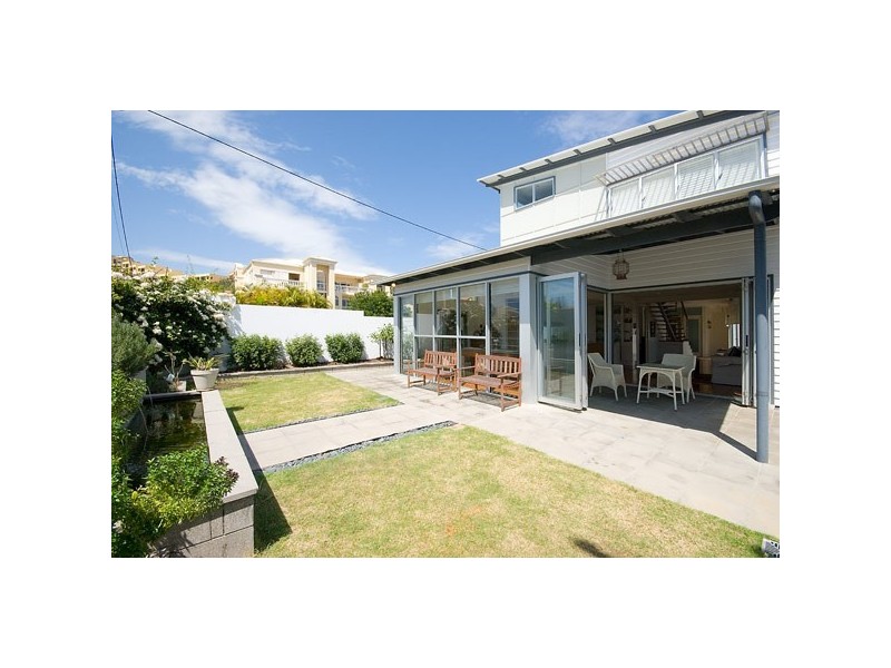 16 Petrel Avenue, Mermaid Beach QLD 4218