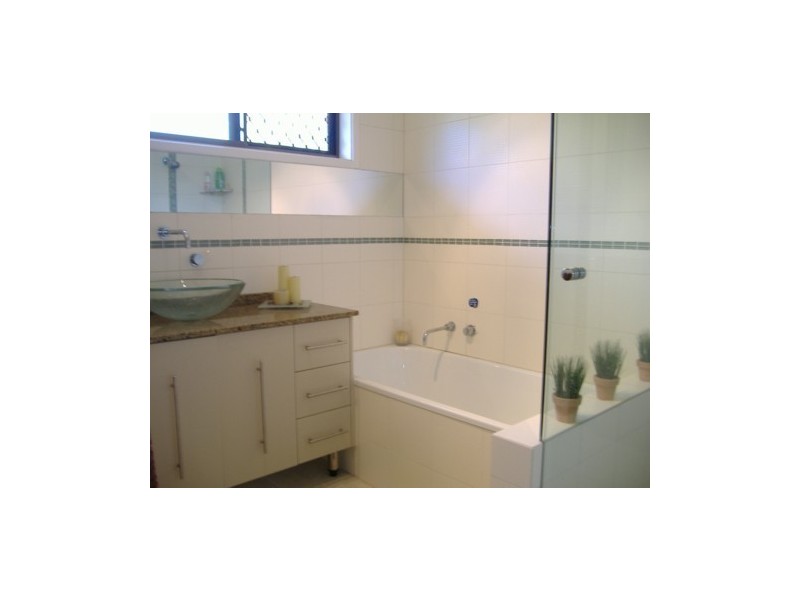 7 Wagin Court, Mermaid Waters QLD 4218