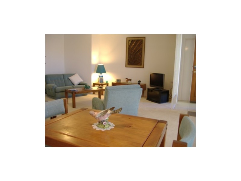 2/172 Barrier Reef Drive, Mermaid Waters QLD 4218