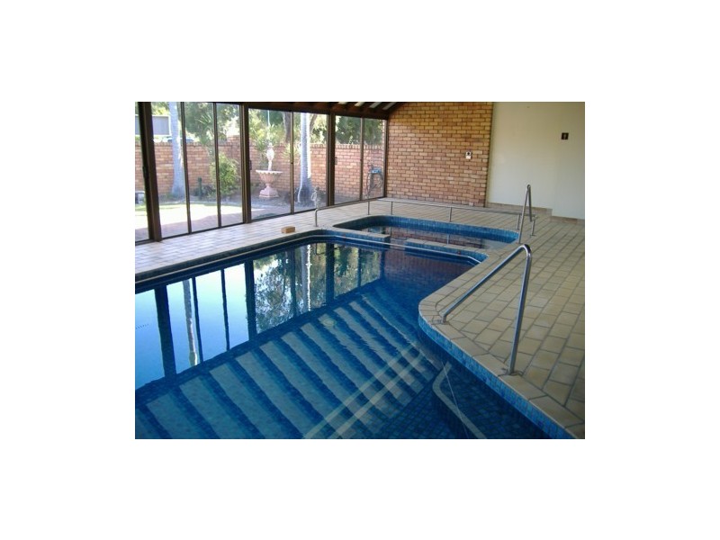 2/172 Barrier Reef Drive, Mermaid Waters QLD 4218