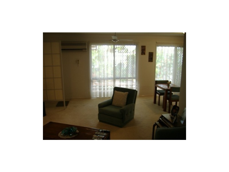 2/172 Barrier Reef Drive, Mermaid Waters QLD 4218