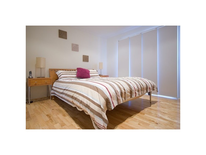 8 Brampton Court, Mermaid Waters QLD 4218