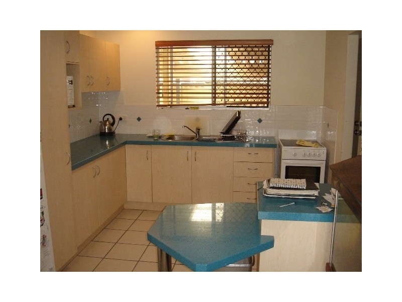 2/15 Adams Avenue, Miami QLD 4220