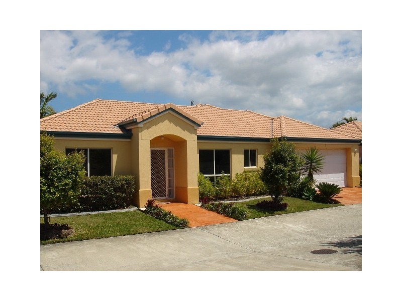 2/34 Albicore Street, Mermaid Waters QLD 4218