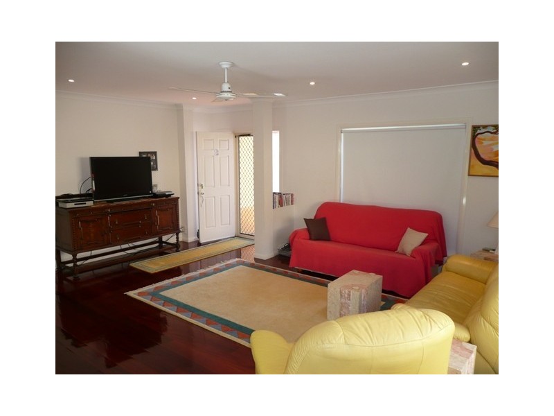 2/34 Albicore Street, Mermaid Waters QLD 4218