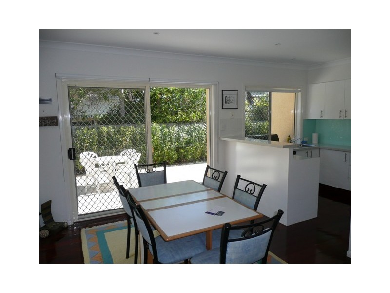 2/34 Albicore Street, Mermaid Waters QLD 4218