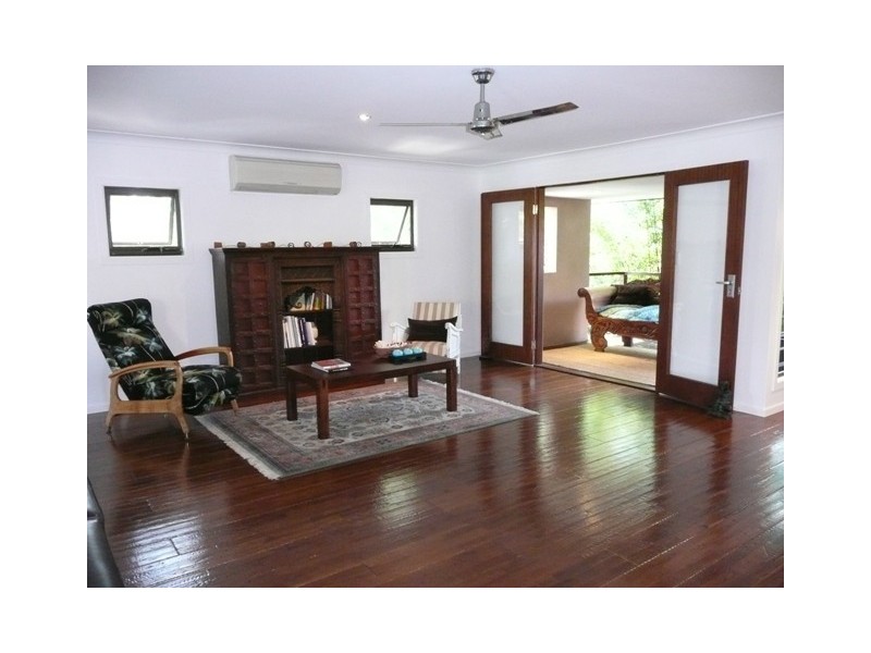 2 Edelsten Court, Carrara QLD 4211