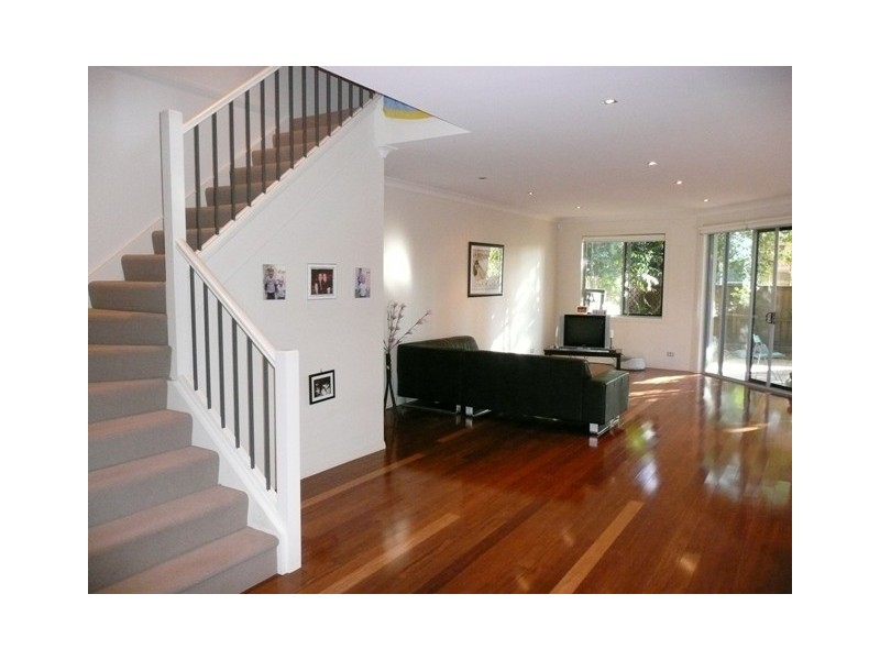 2/10 Adams Avenue, Miami QLD 4220