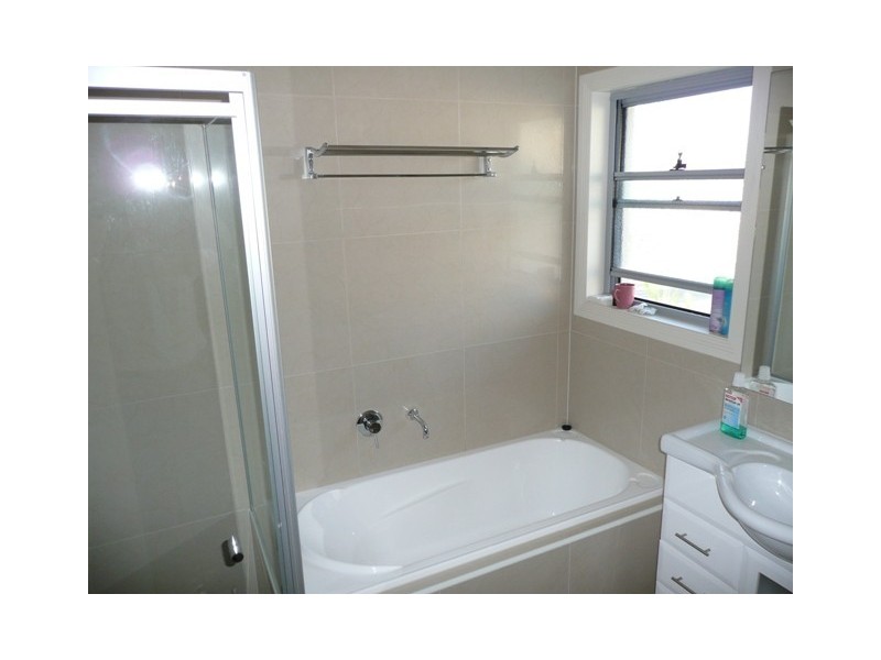 2/10 Adams Avenue, Miami QLD 4220