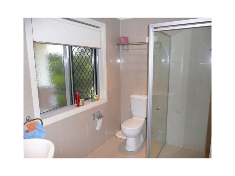 2/10 Adams Avenue, Miami QLD 4220