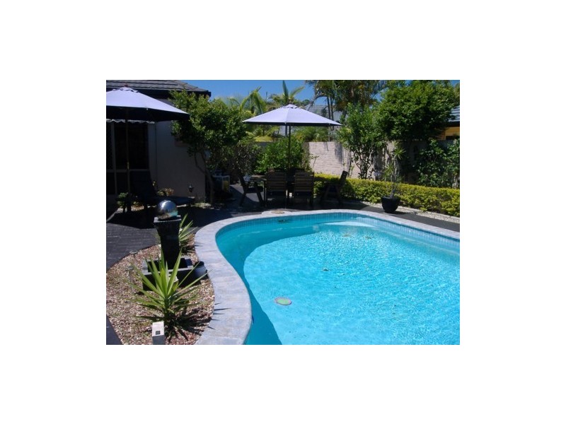 32 Kirralee Drive, Robina QLD 4226