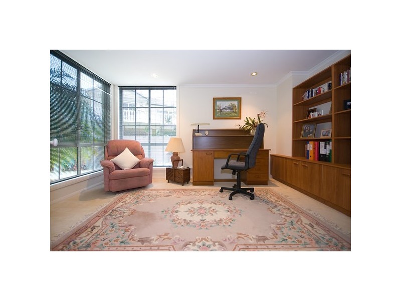 11 Lamb Street, Broadbeach Waters QLD 4218