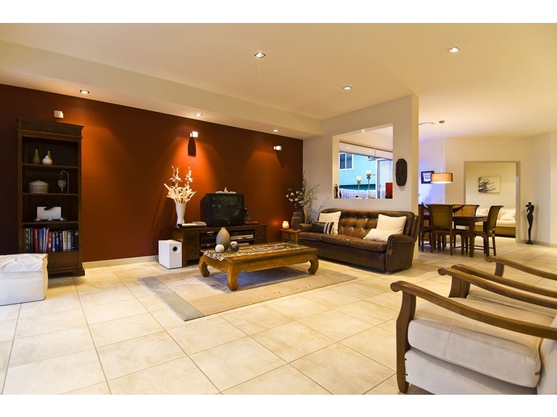 24 Santa Monica, Miami QLD 4220