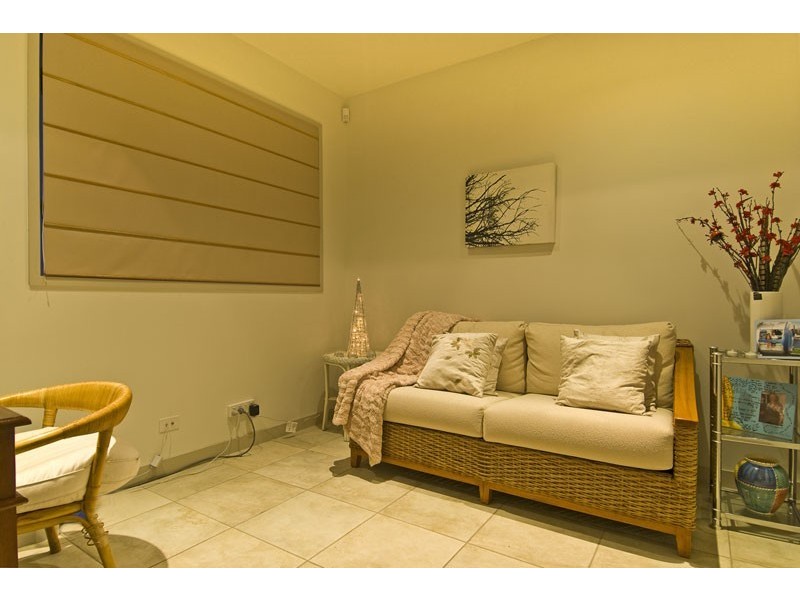 24 Santa Monica, Miami QLD 4220