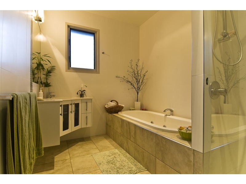 24 Santa Monica, Miami QLD 4220