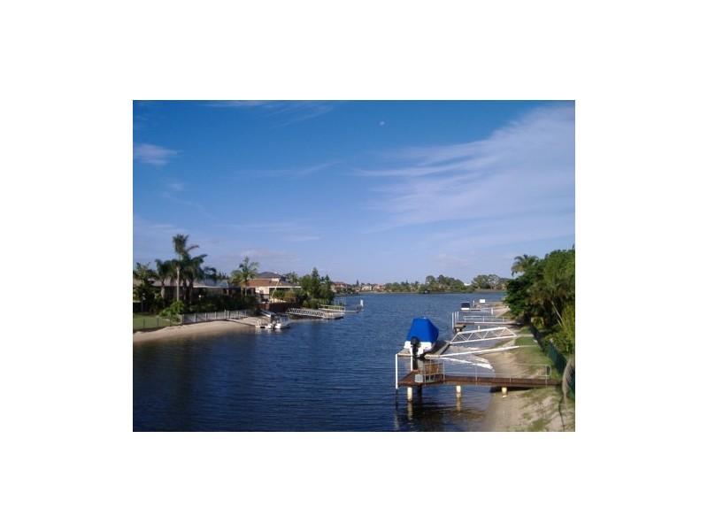 6 Winch Court, Mermaid Waters QLD 4218