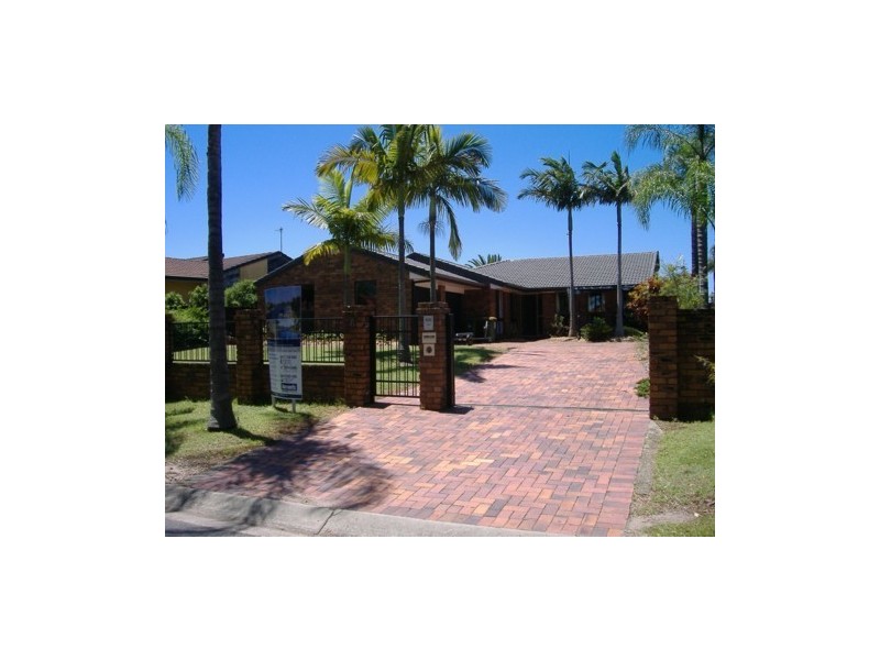 6 Winch Court, Mermaid Waters QLD 4218