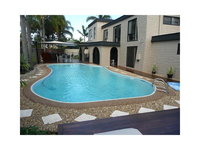 42 Markeri Street, Mermaid Waters QLD 4218