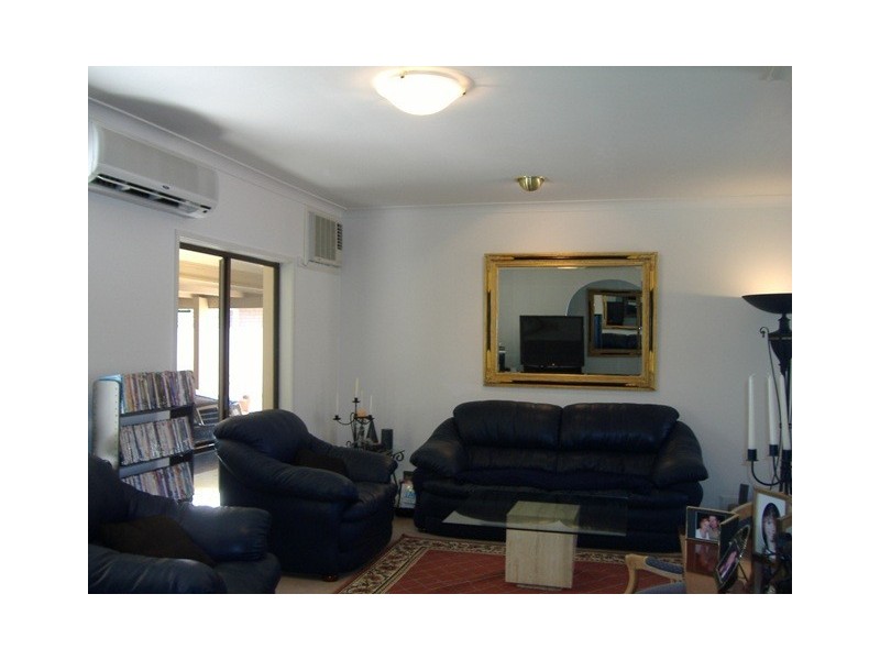 6 Brampton Court, Mermaid Waters QLD 4218