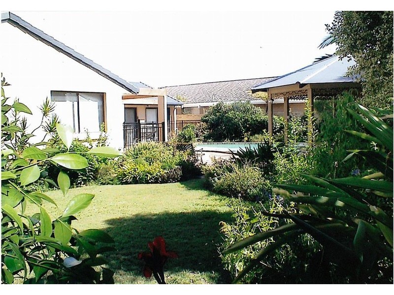 6 Brampton Court, Mermaid Waters QLD 4218