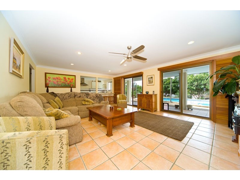 10 Craig Avenue, Carrara QLD 4211