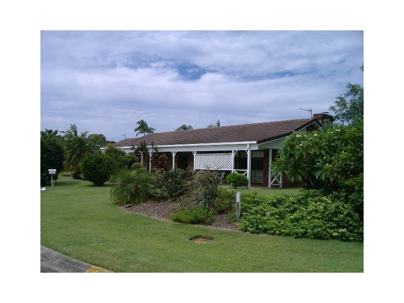 12 Rawlinna Drive, Mermaid Waters QLD 4218